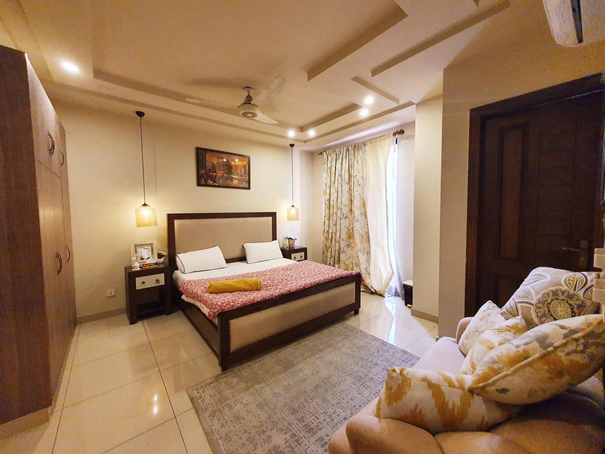 Luxurious Landing Apartments & Suites Bahria Town Rawalpindi Habitación foto